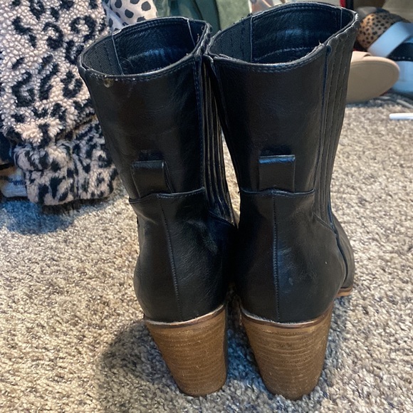 NWOT Vici booties - Picture 3 of 4